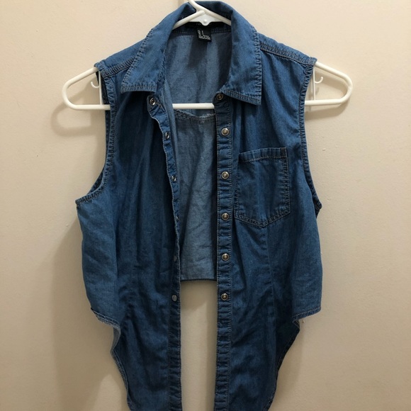 Sleeveless denim button up - Picture 2 of 3